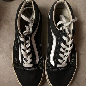 Used black & white vans. Men's 6 women's 7.5